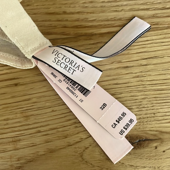 NWT Victoria’s Secret Sz 32B Cream Padded & Underwire Lacey Push-Up Bra - Picture 3 of 15